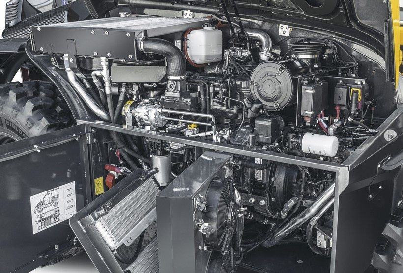 TH engine 820 x 556