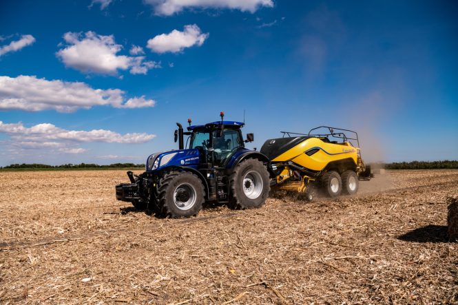 New Holland T7 LWB With PLM Intelligence