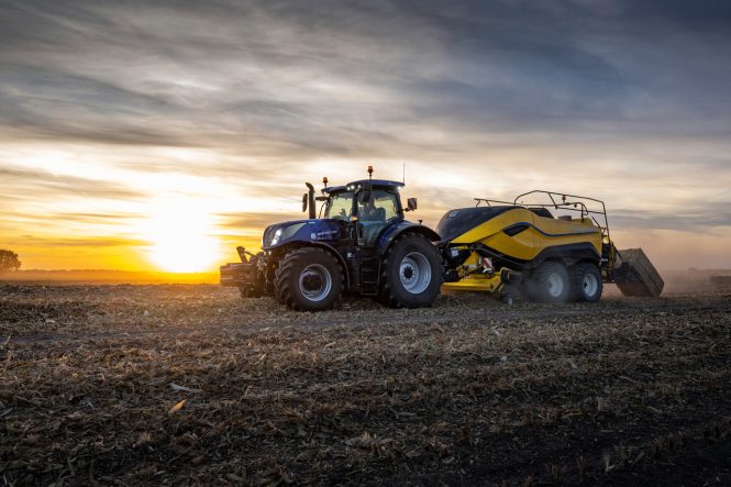 New Holland T7 LWB With PLM Intelligence