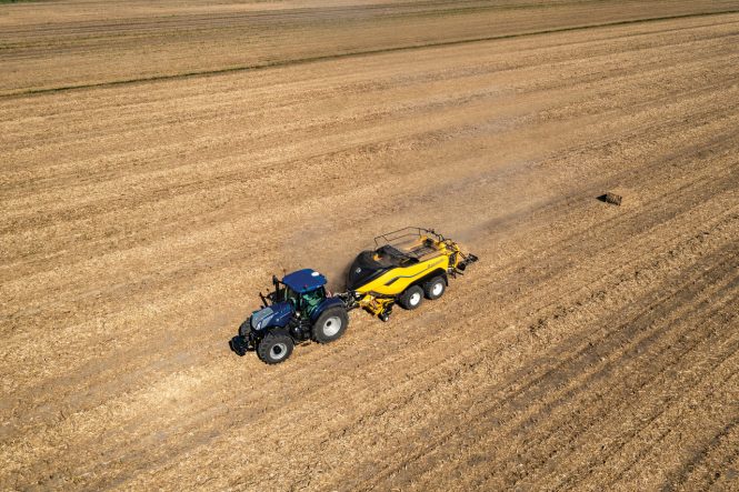New Holland T7 LWB With PLM Intelligence