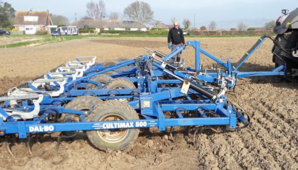 Discover top-quality Dalbo rollers, seedbed and stubble cultivation attachments